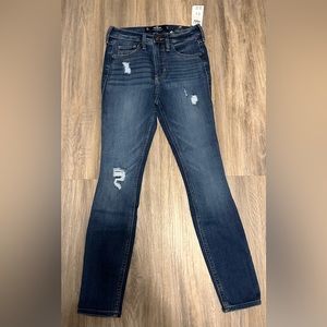 Hollister jeans super skinny high rise size 0 short NWT